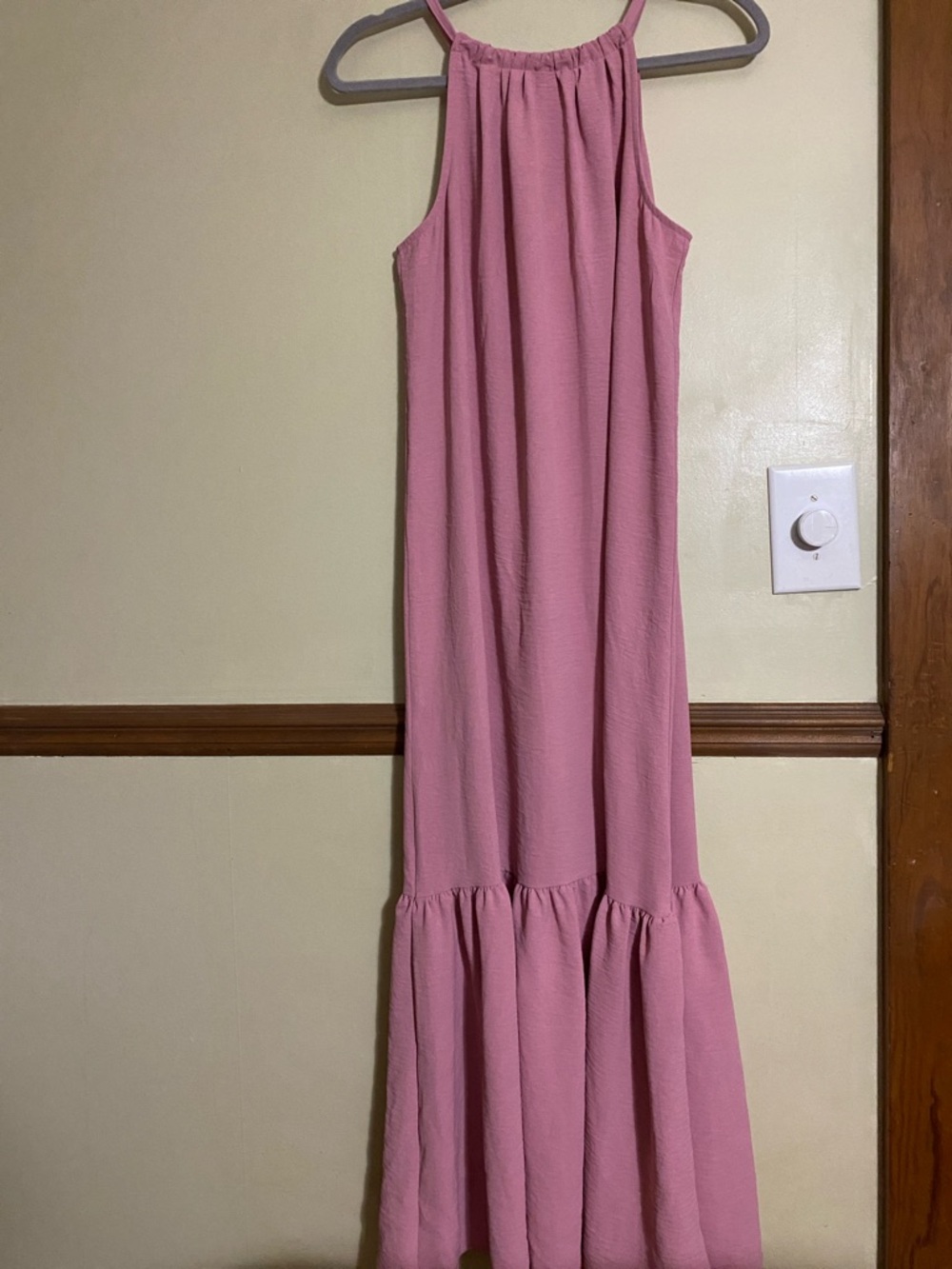 Sleeveless Pink Maxi Dress with Ruffled Hem